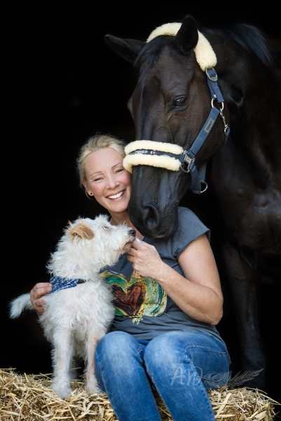 Anja-Wilbs-Tierfotografie_Pferd_Frau_Hund_7