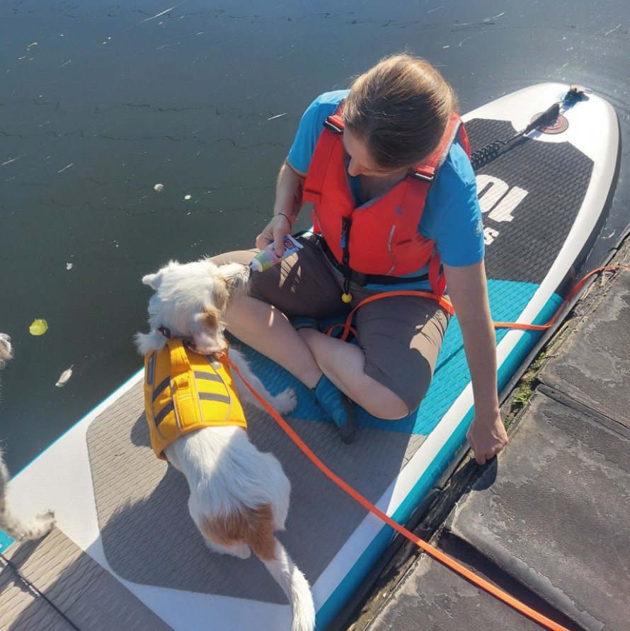 Ylvie_erstes-StandUpPaddling